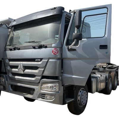 İyi bir fiyat. Kullanılmış Sinotruk Traktör Kamyonu 371HP WEICHAI Dizel Motor Kapasitesi 8L Arka Kamera Hiç çevrimiçi