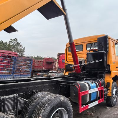 İyi bir fiyat. Özel renk kullanılmış arabalar HOWO 10 lastik 75cbm 6X4 yakıt tankı 300L çevrimiçi